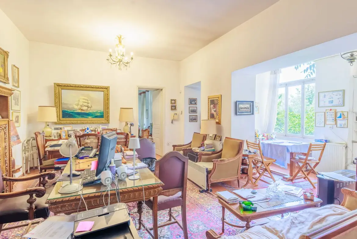 Historic detached house in Plaka with large courtyard