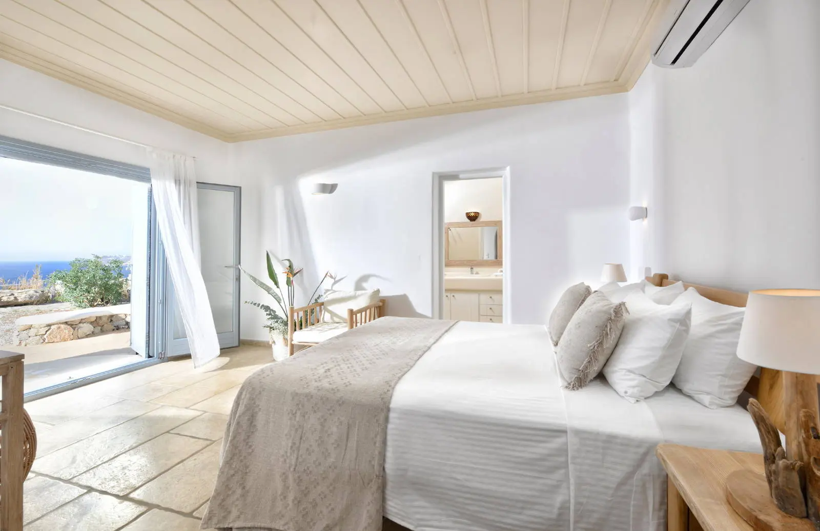 Luxury Estate with Panoramic Views of Mykonos Town