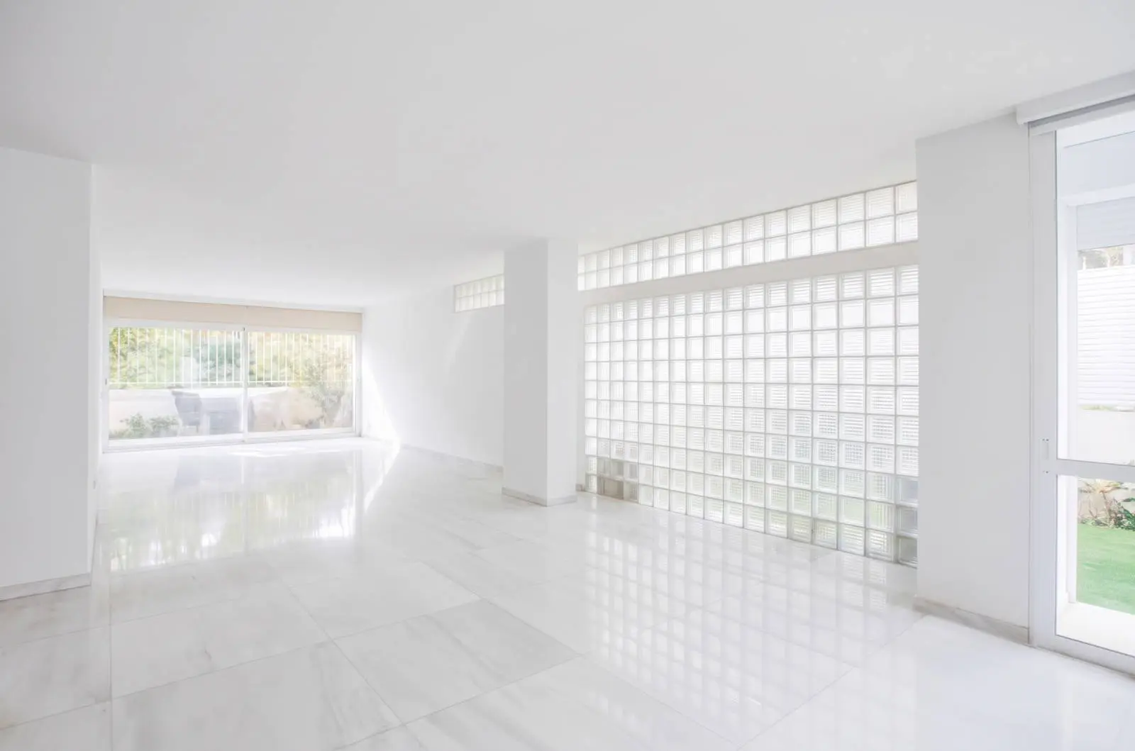 Timeless detached residence just a 5-minute walk from Vouliagmeni beach