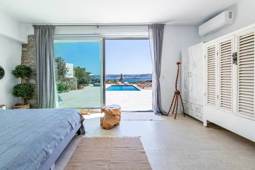 Villa with private beach access and Mykonos downtown views