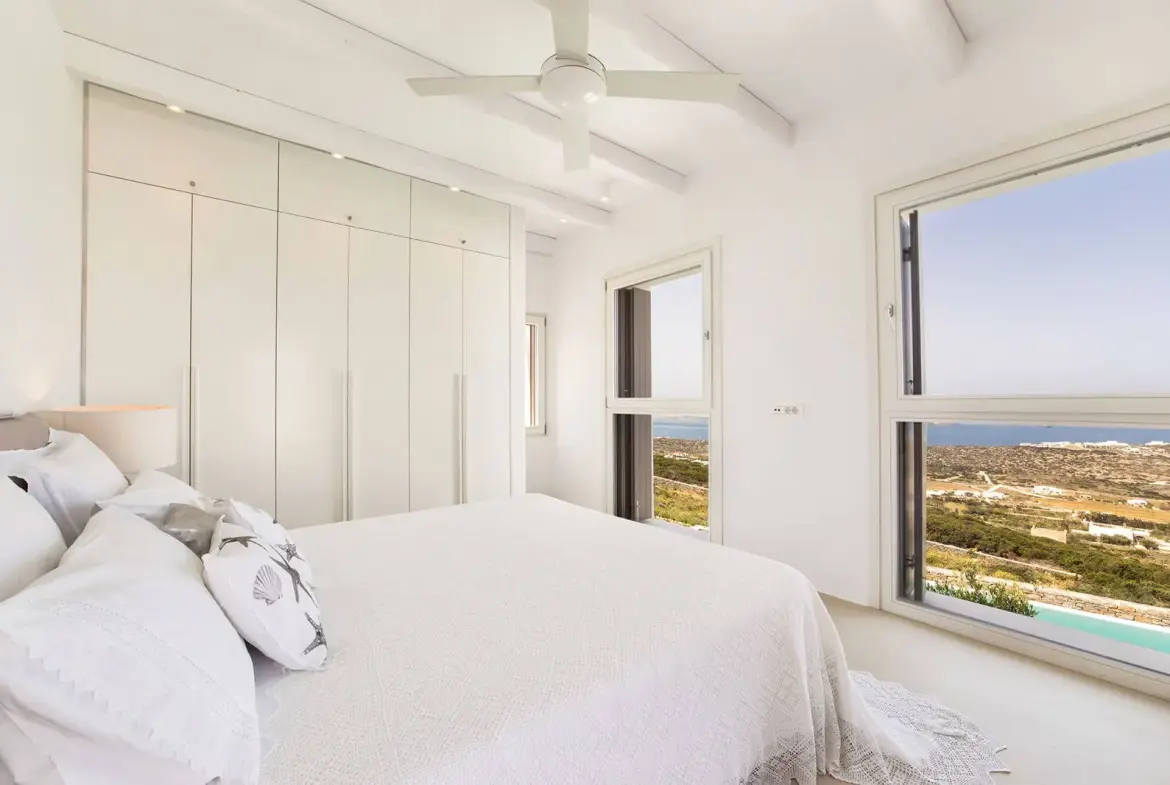 Exclusive 6 bedroom villa with stunning views and private pool in Paros