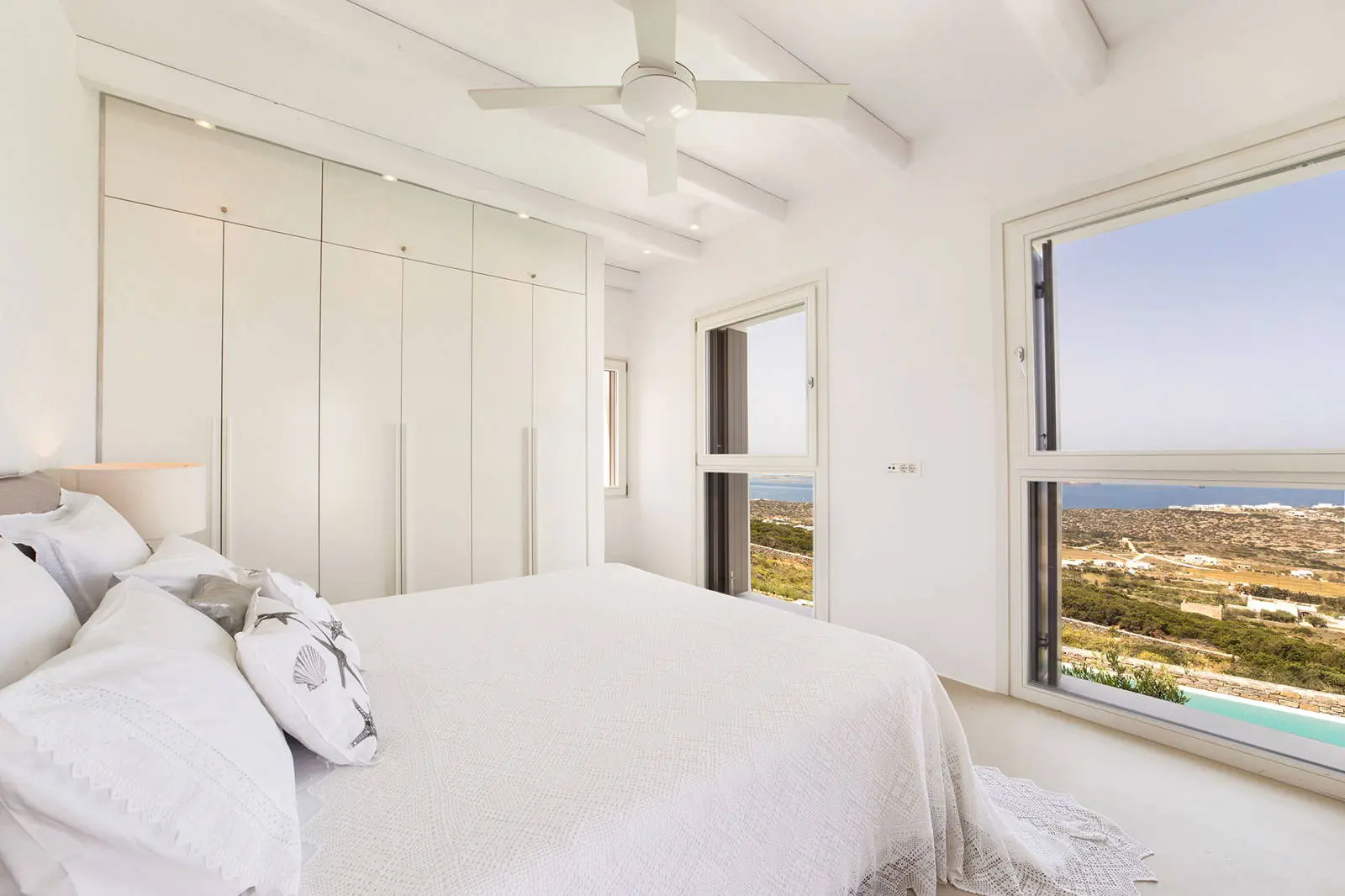 Exclusive 6 bedroom villa with stunning views and private pool in Paros