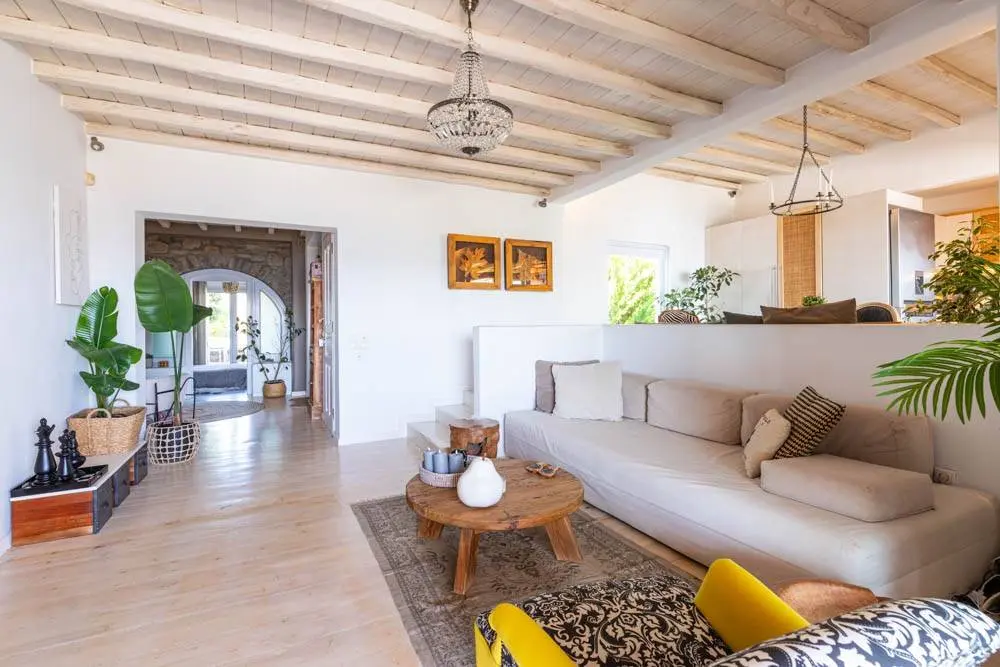 Villa with private beach access and Mykonos downtown views