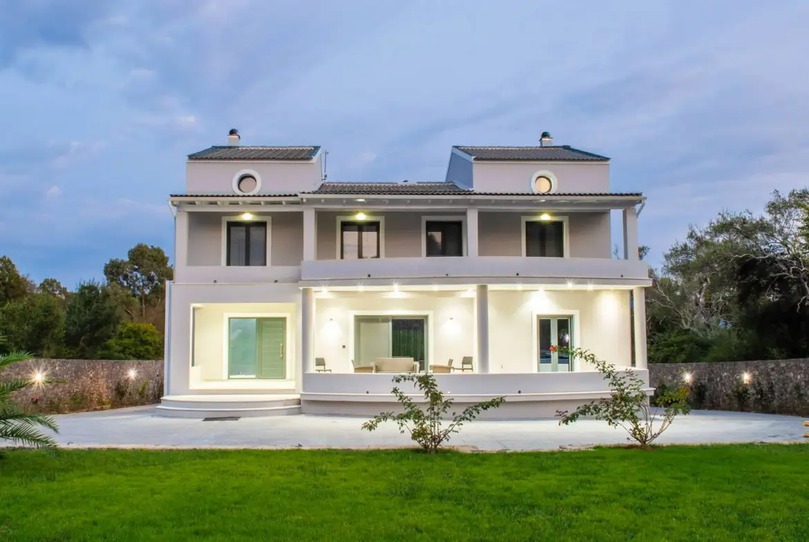 High-End villa with gym & jacuzzi in Corfu