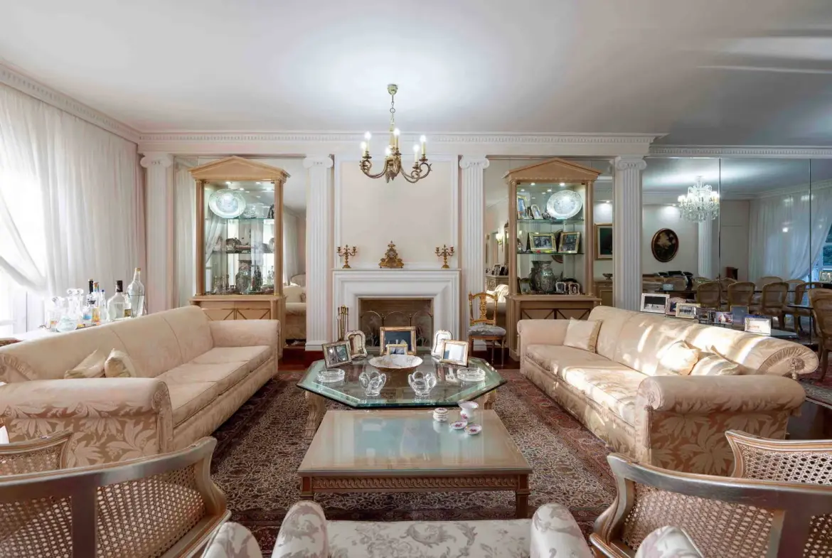 Luxury family residences in a prime location, Ekali