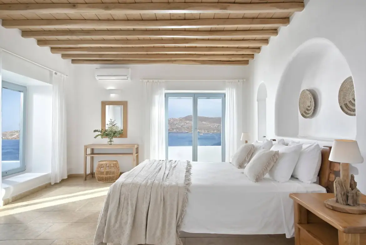 Luxury Estate with Panoramic Views of Mykonos Town