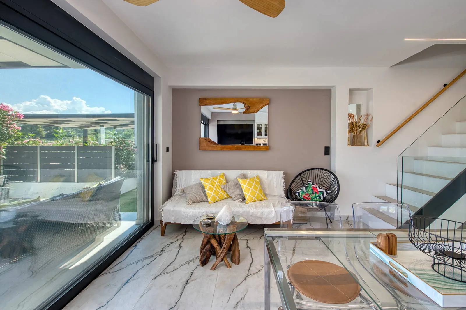 bh-c72785215764 Prime boutique hospitality asset