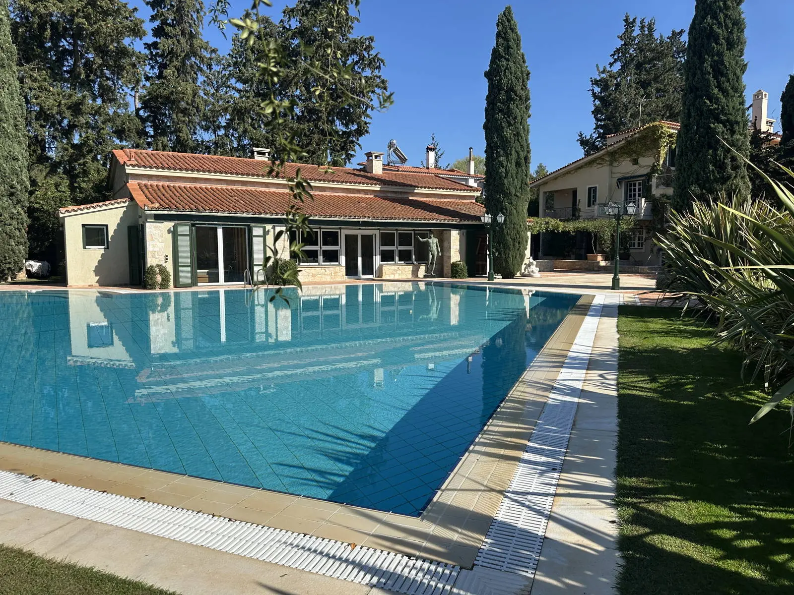 Stylish mansion comprising two residences & a large swimming pool in Nea Erythraia