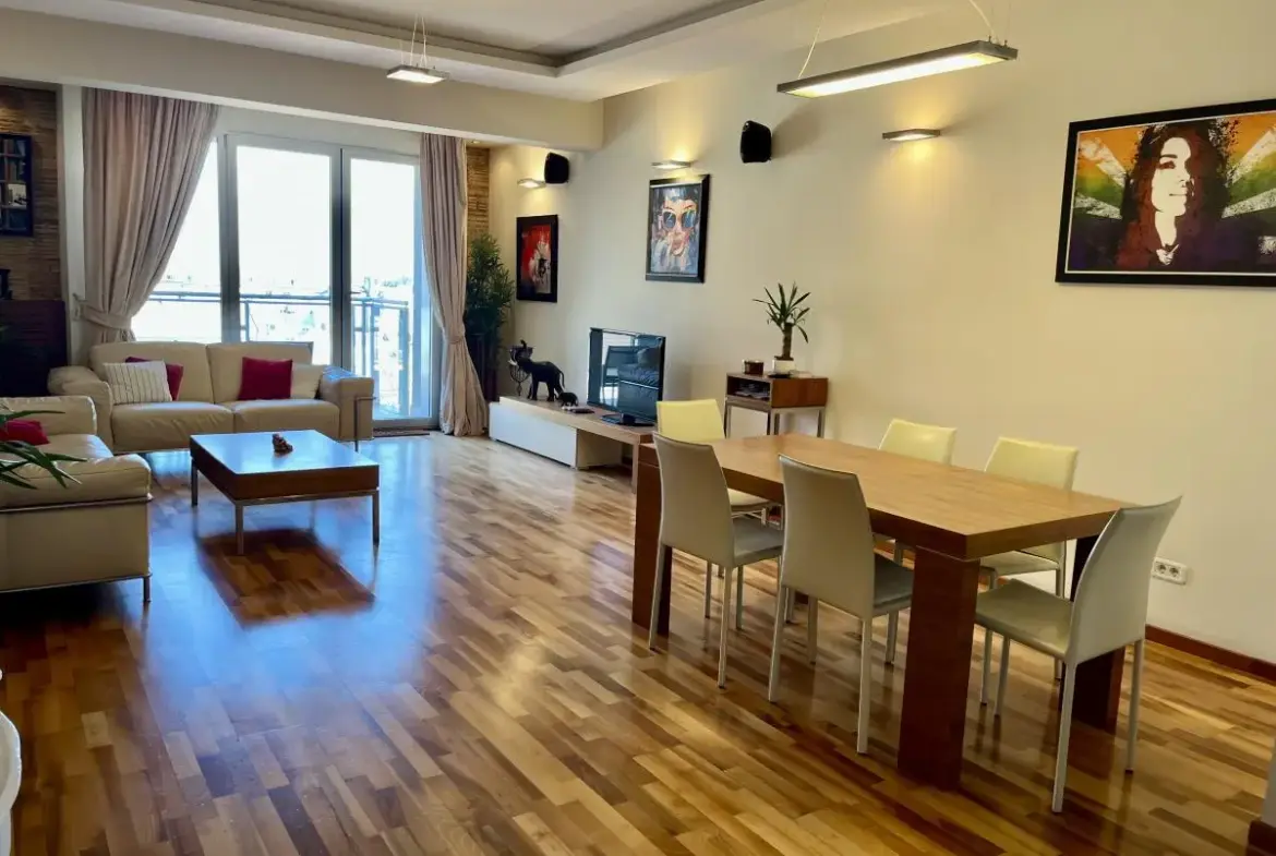 Three-room apartment in Dorćol