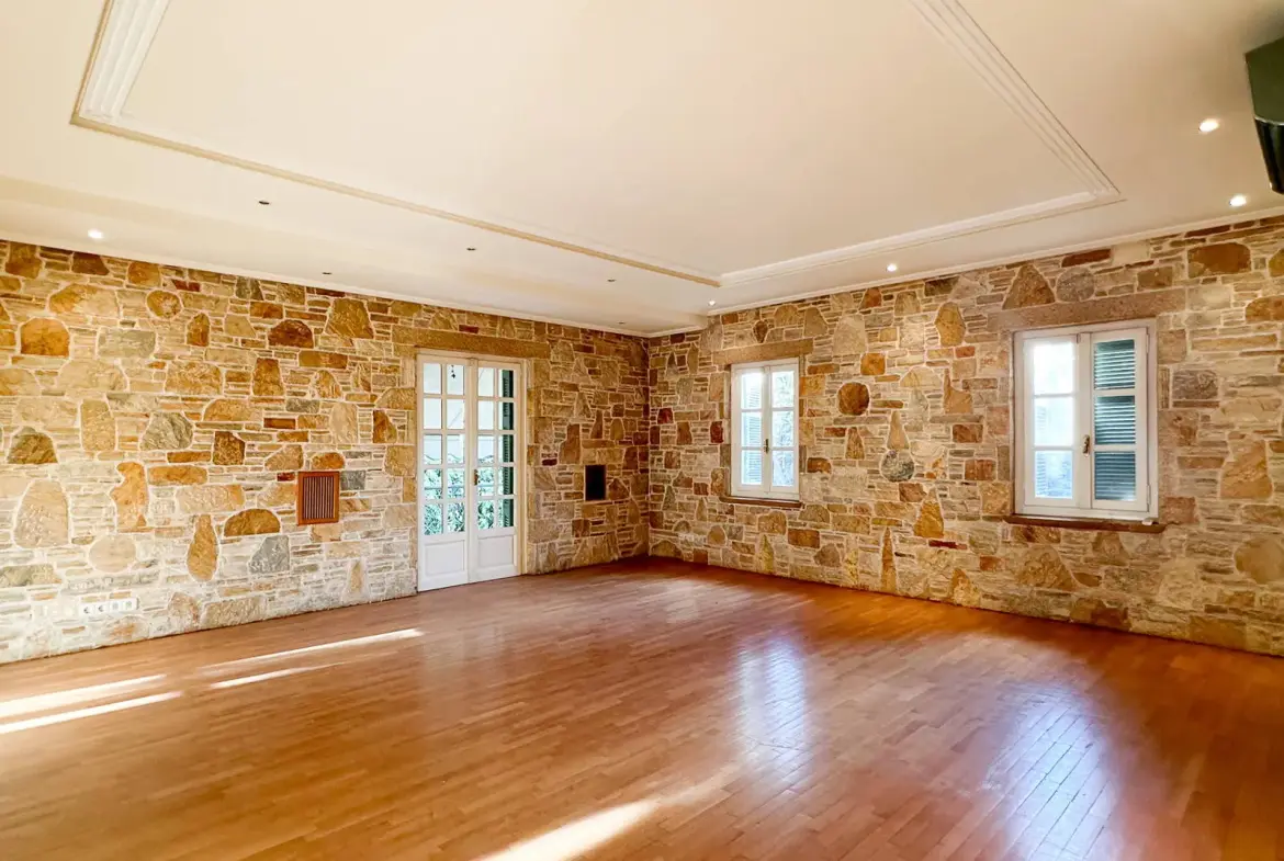 Stylish mansion comprising two residences & a large swimming pool in Nea Erythraia