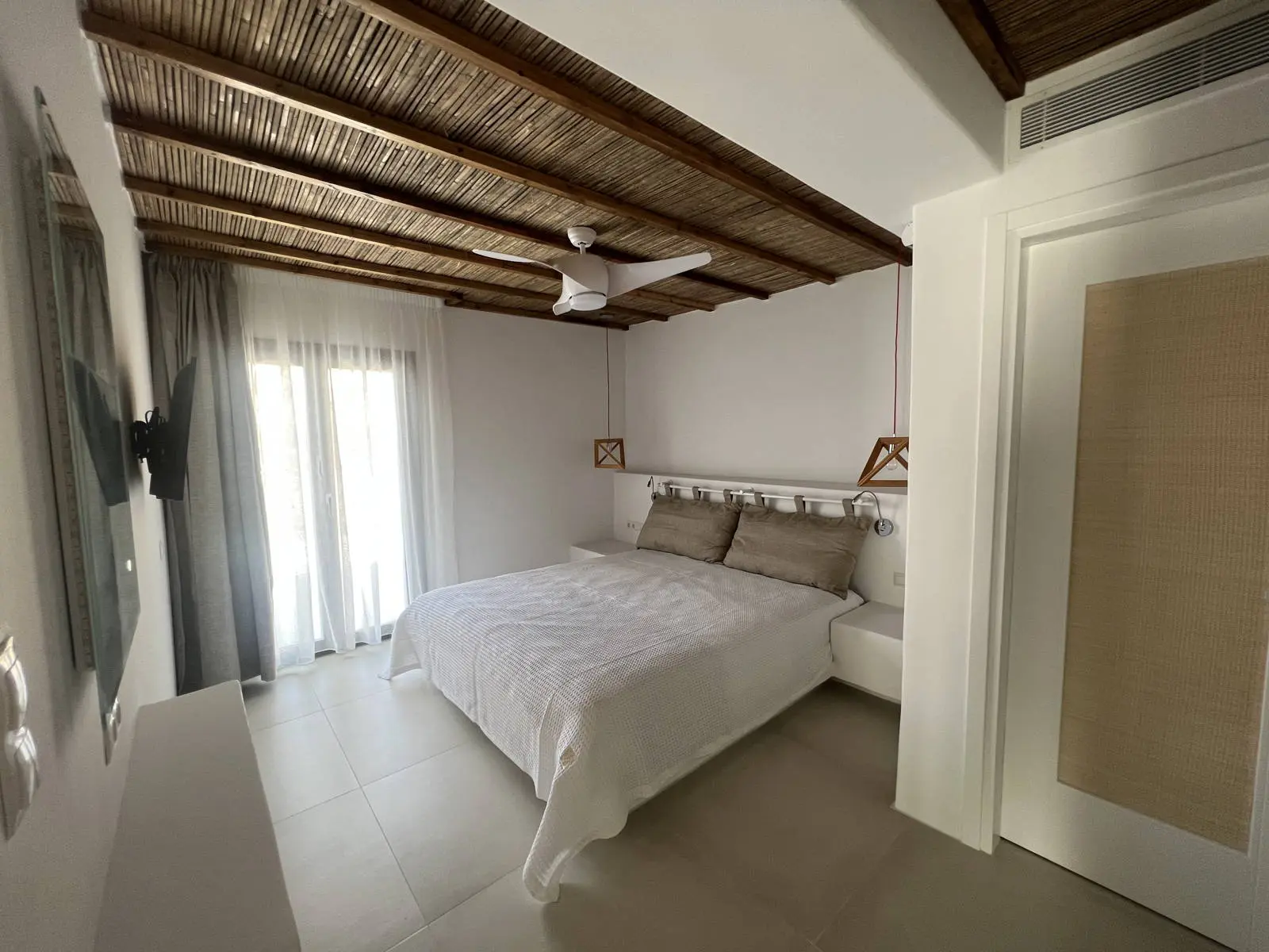 bh-ca742816569b Unique newly built villa overlooking Naousa Bay, Kolymbithres, Paros