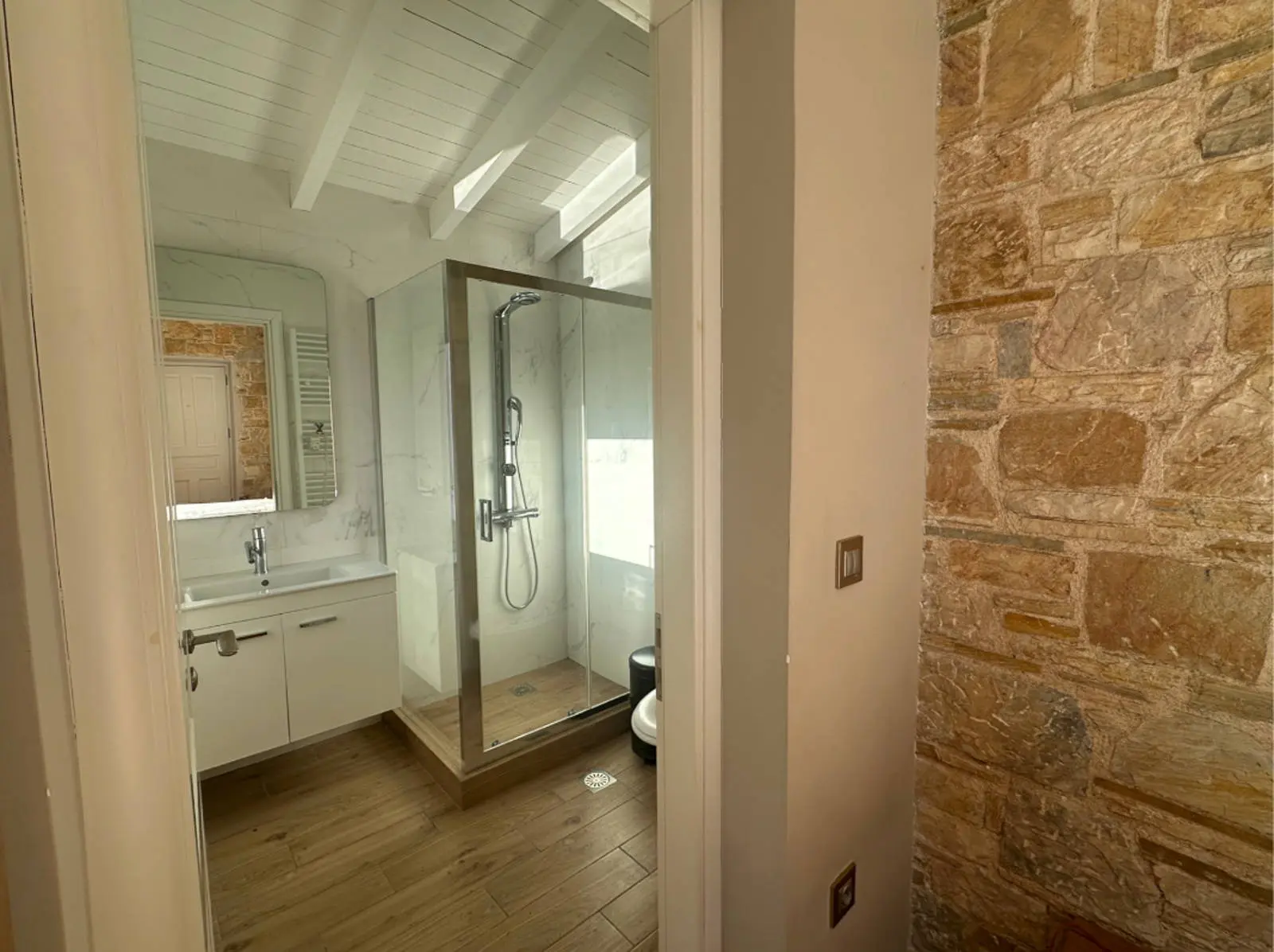 Stylish mansion comprising two residences & a large swimming pool in Nea Erythraia