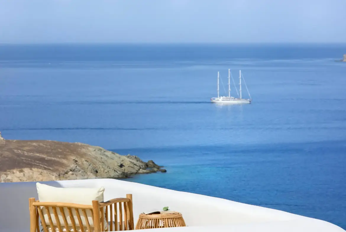 Luxury Estate with Panoramic Views of Mykonos Town