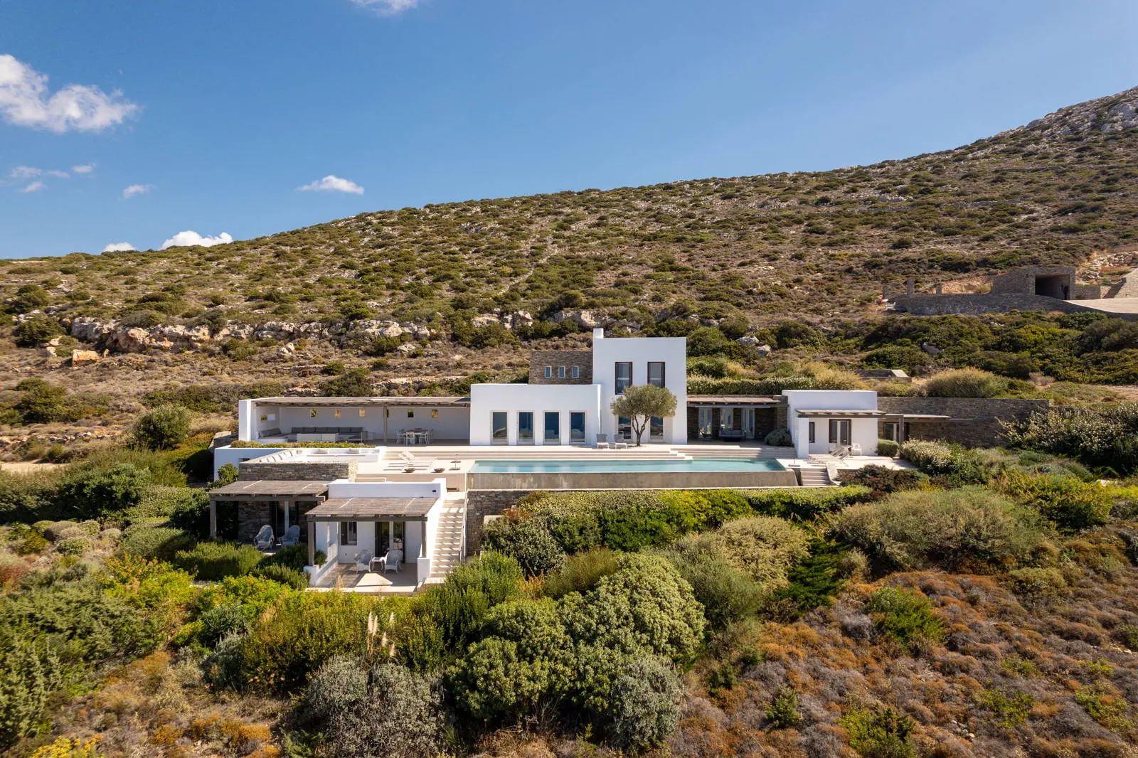 Exclusive 6 bedroom villa with stunning views and private pool in Paros