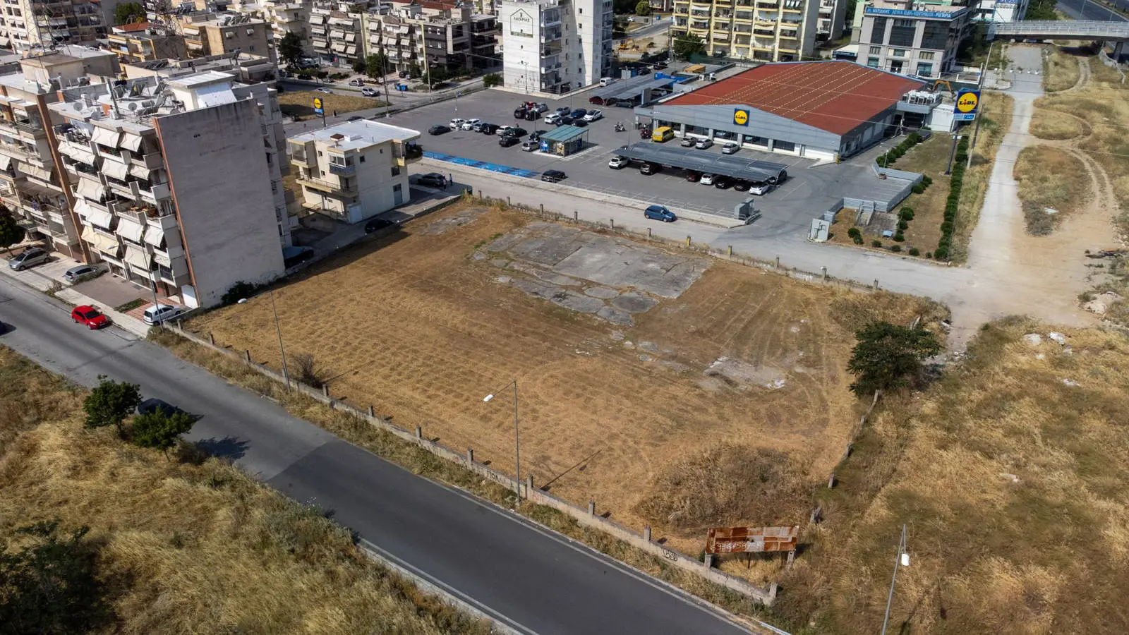 10-Floor Investment Property next to the Metro