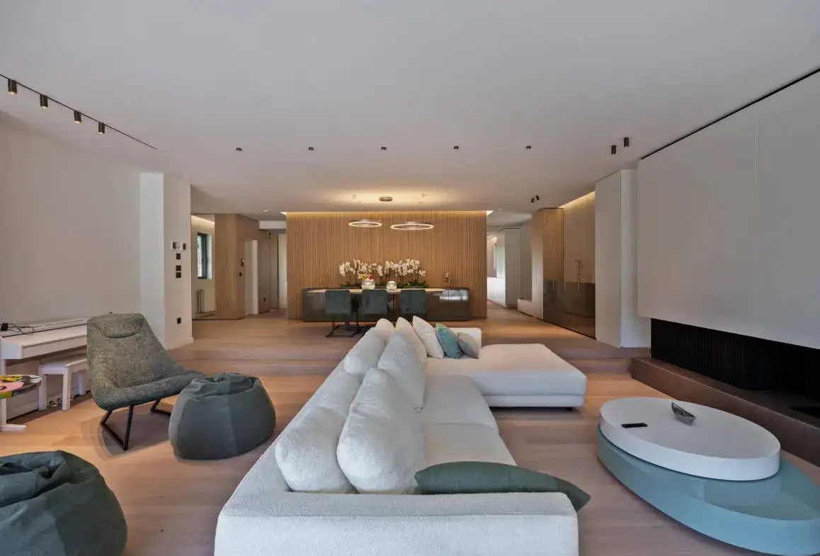 Luxury detached residence in Vouliagmeni I Ready to move in