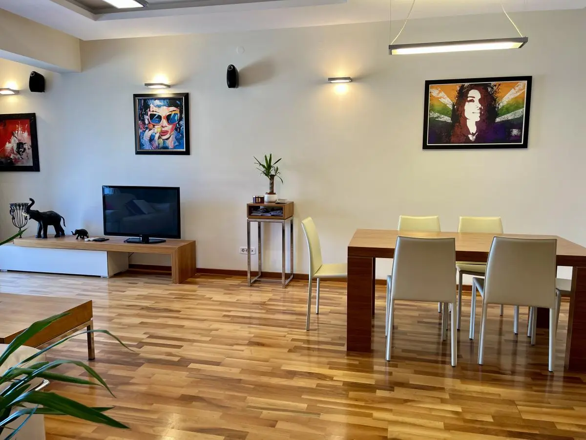 Three-room apartment in Dorćol