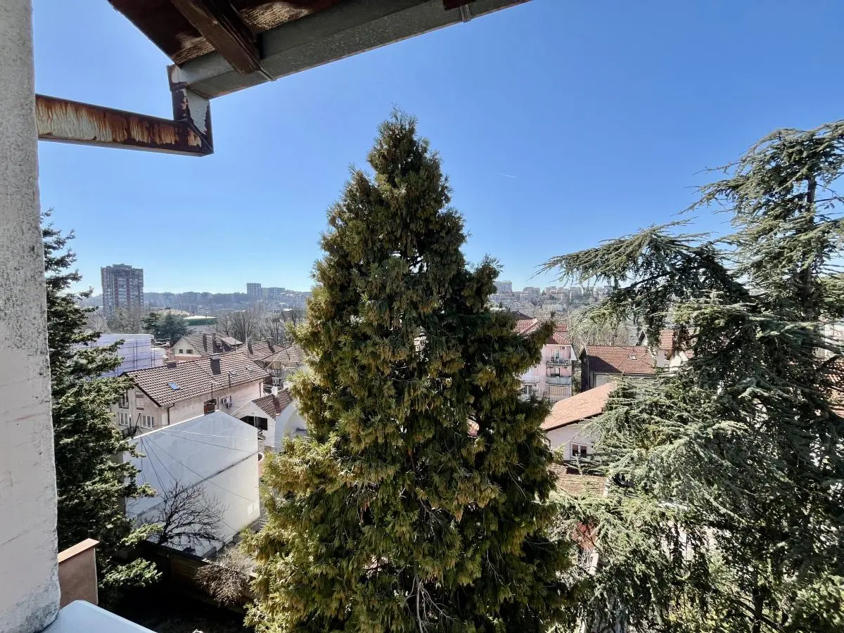 bh-cdcb5f112661 Spacious apartment in Voždovac with 5 bedrooms and a private courtyard