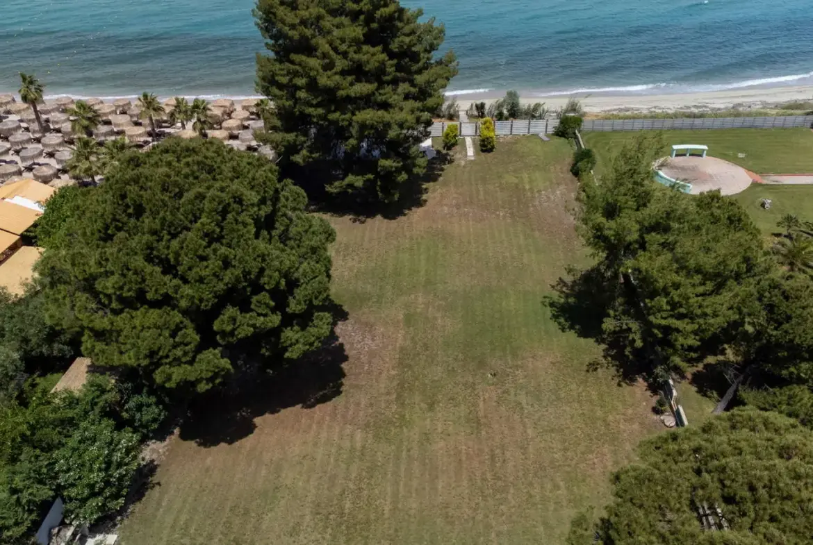 Beachfront property in Glarokavos, Halkidiki