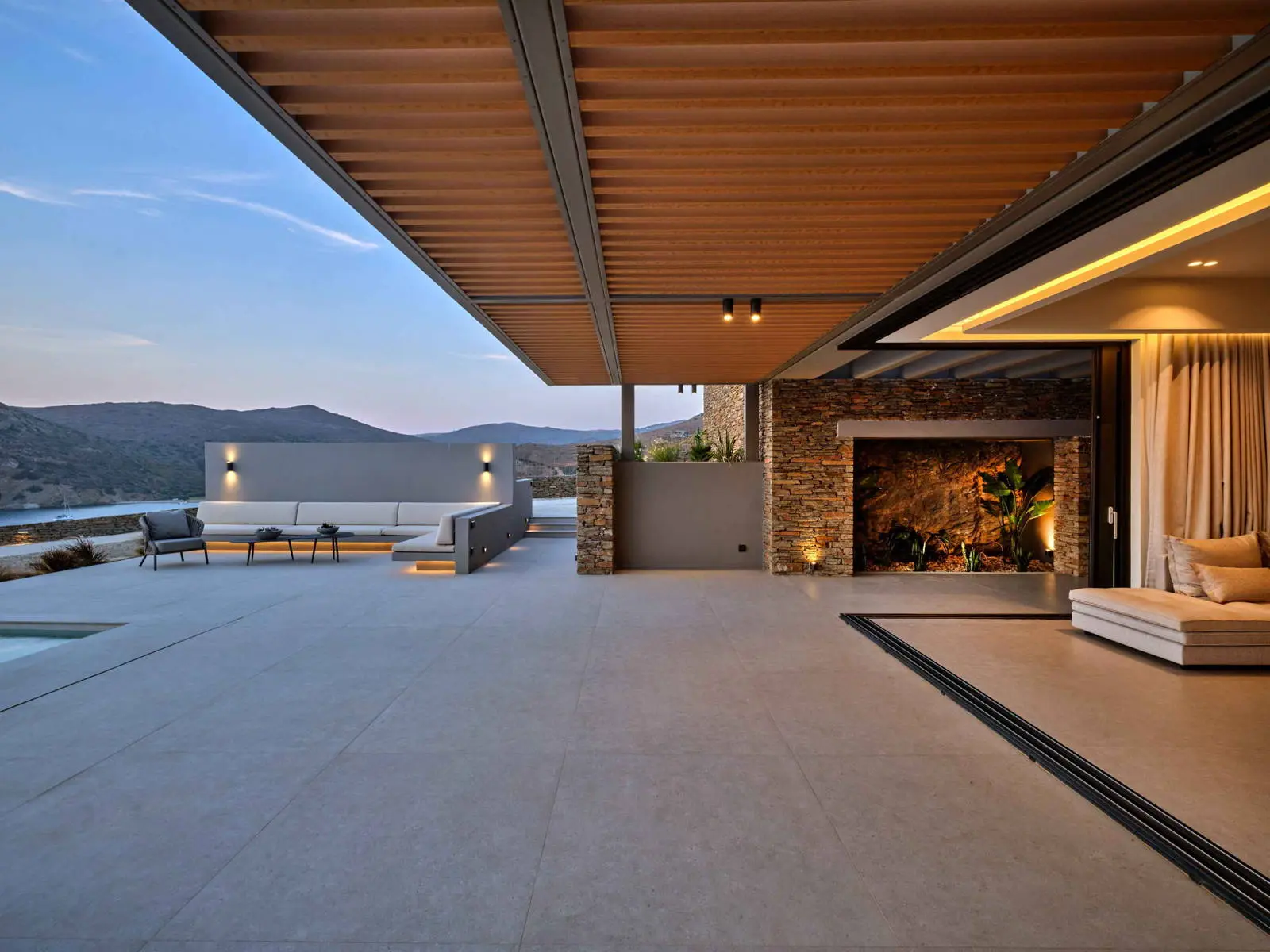 bh-ceeaa5178159 Big Blue Estate – An architectural masterpiece in Andros