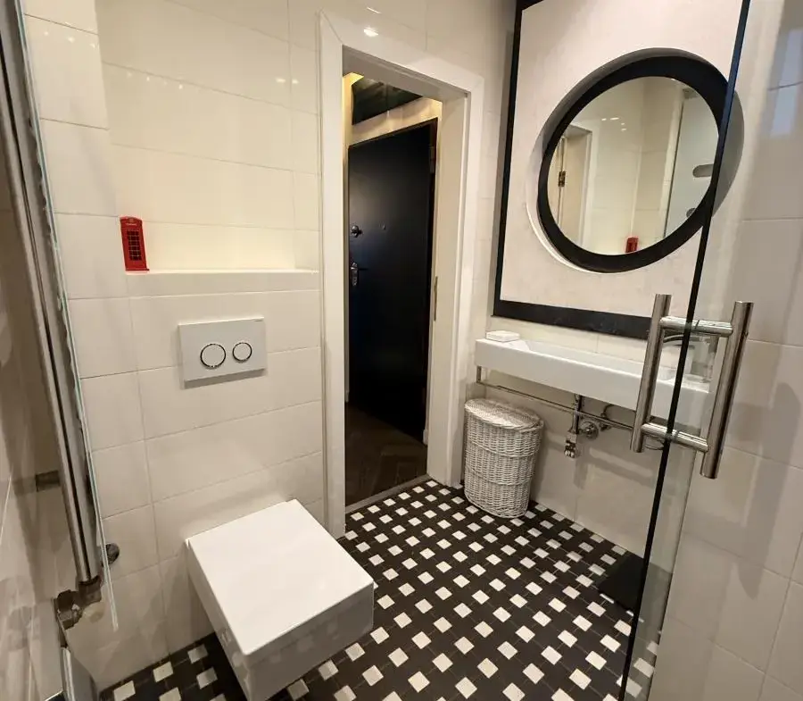 Stylish 4-Room Penthouse Duplex