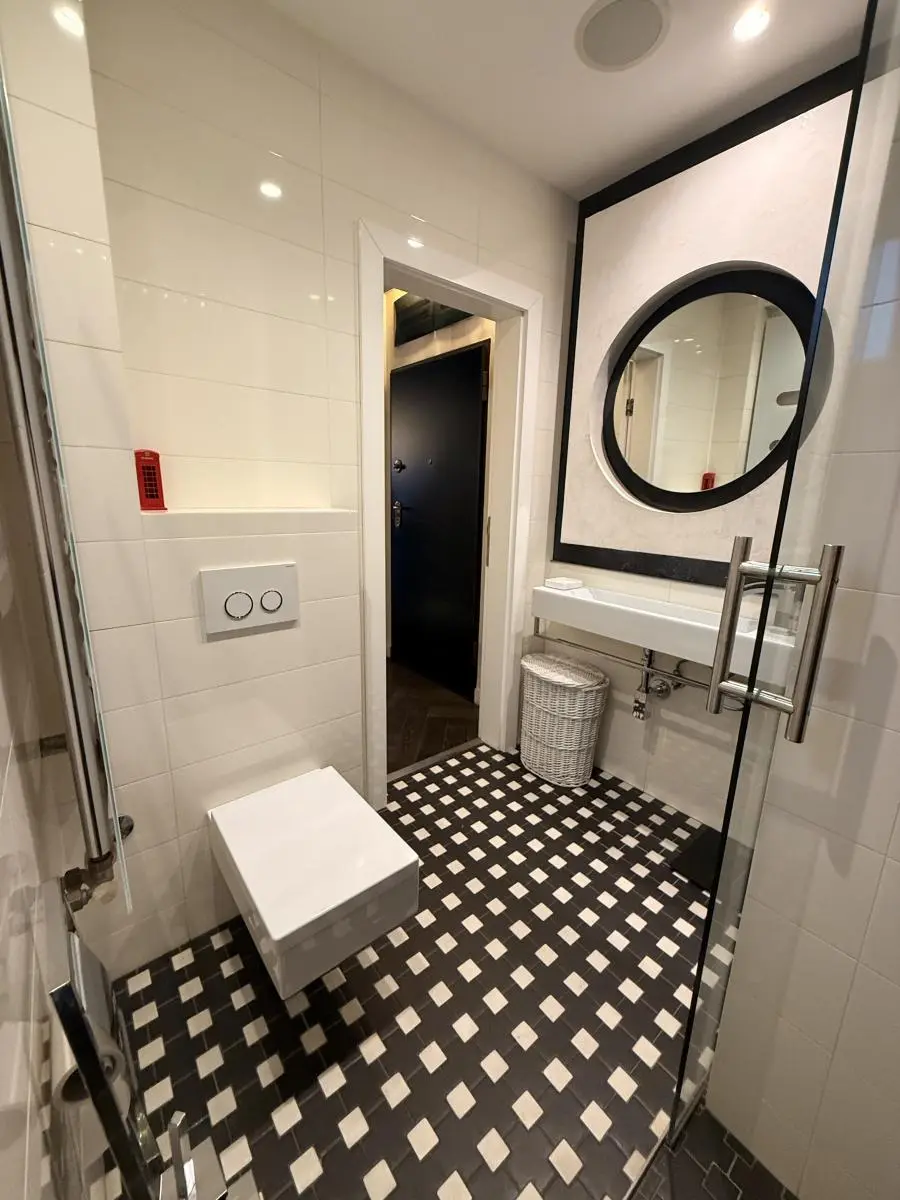 Stylish 4-Room Penthouse Duplex