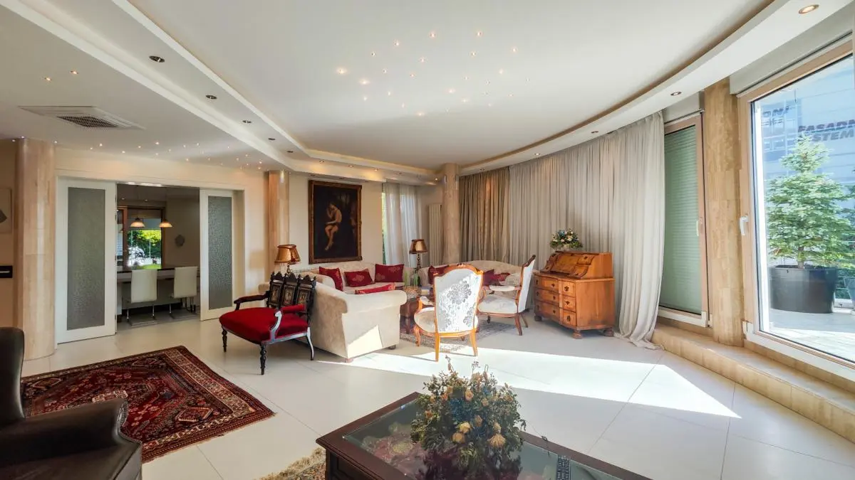 Elegant villa in Dedinje