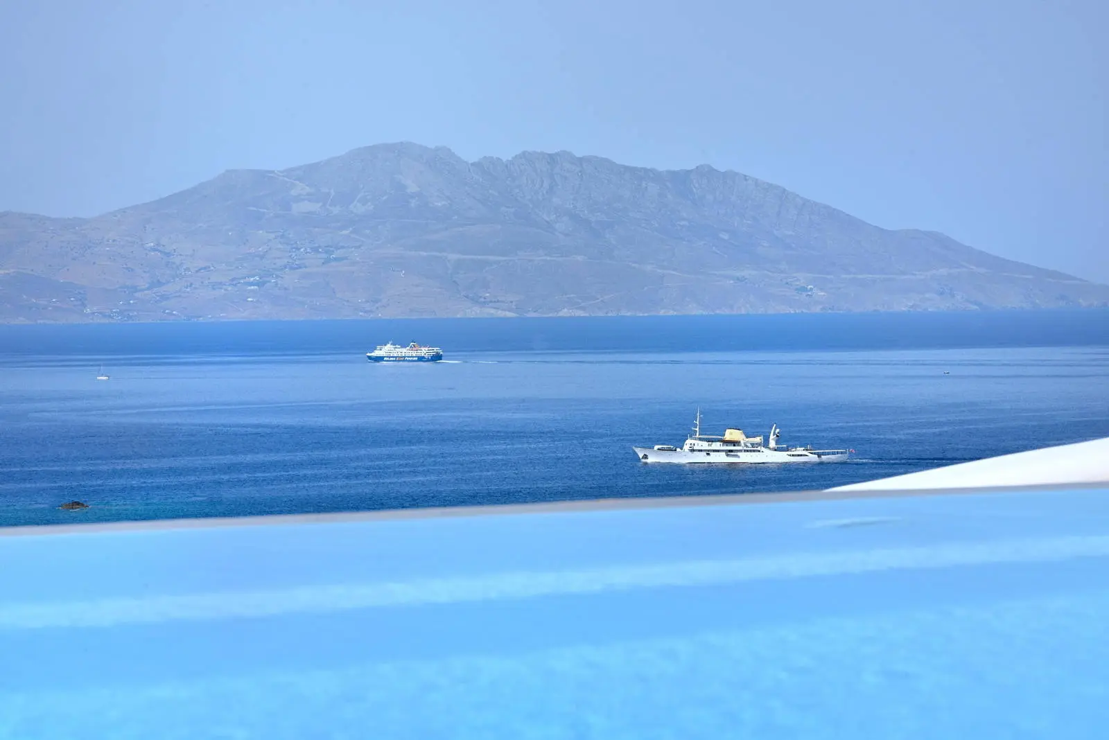 Luxury Estate with Panoramic Views of Mykonos Town