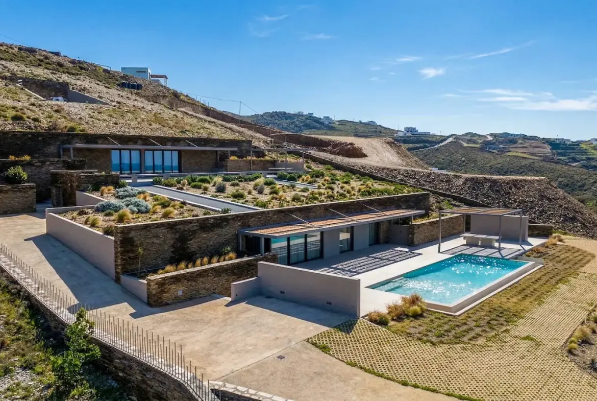 Big Blue Estate – An architectural masterpiece in Andros