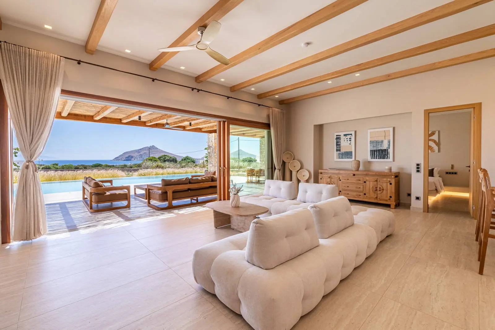 Private villa next to Soros beach, Antiparos