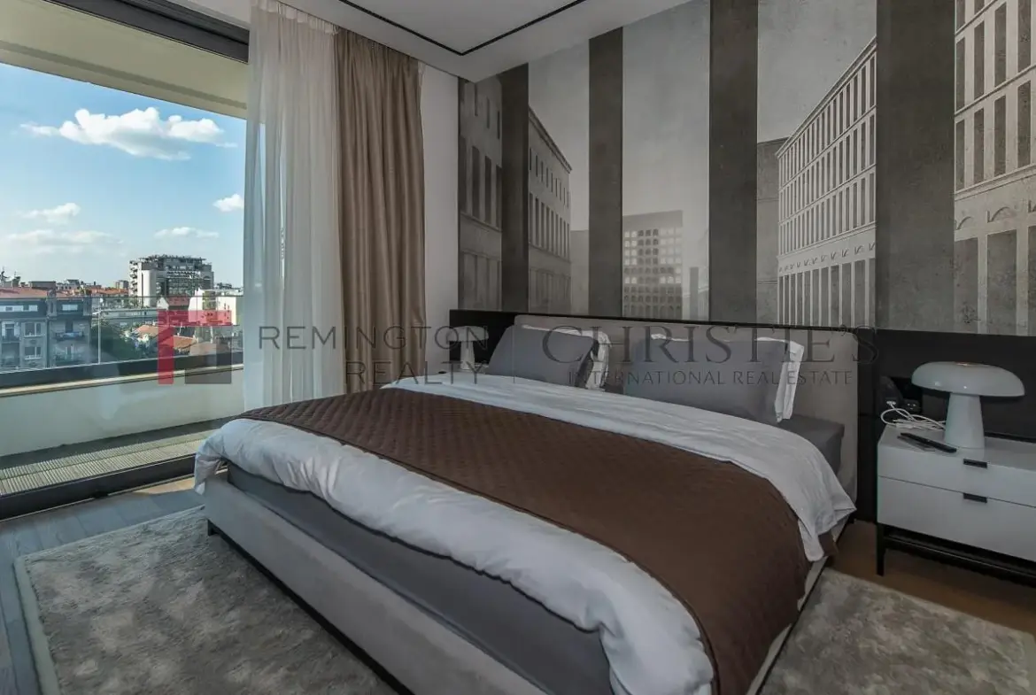 Exclusive Full-Floor Residence in the Heart of the City