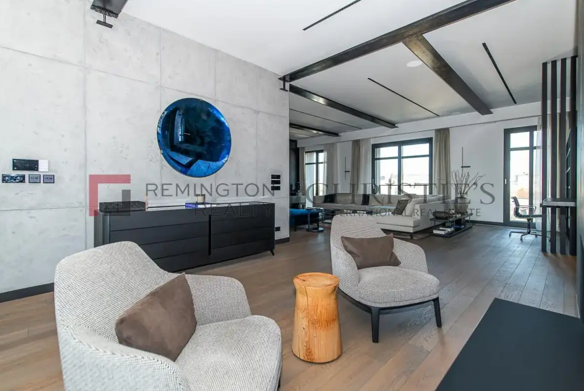 Exclusive Full-Floor Residence in the Heart of the City
