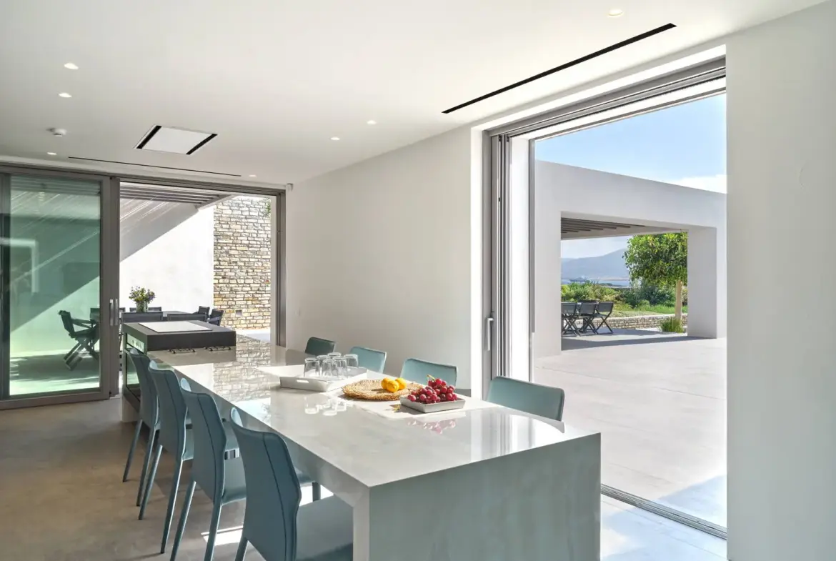 Ultimate luxury seafront villa with infinity pool in Antiparos