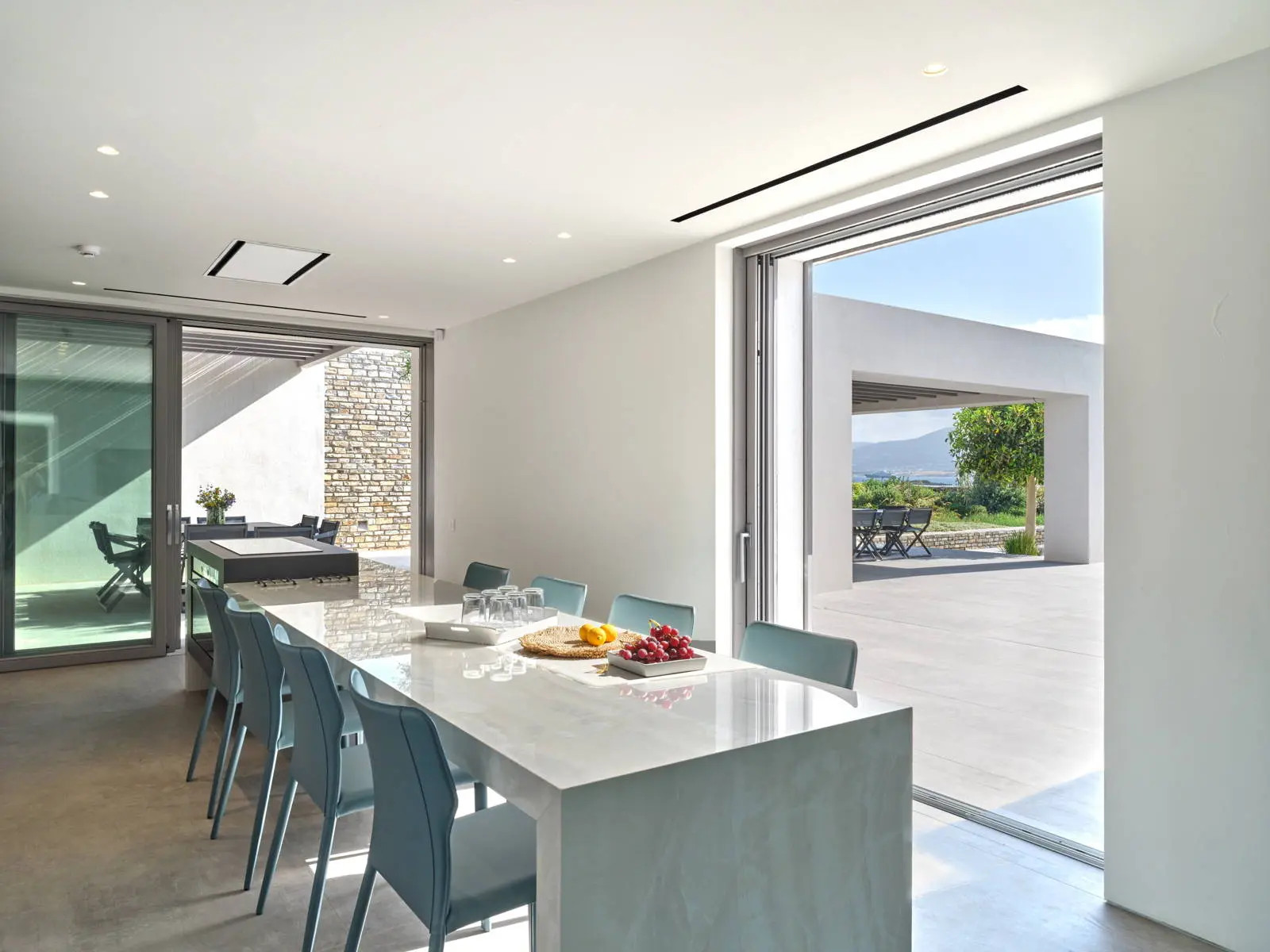 Ultimate luxury seafront villa with infinity pool in Antiparos