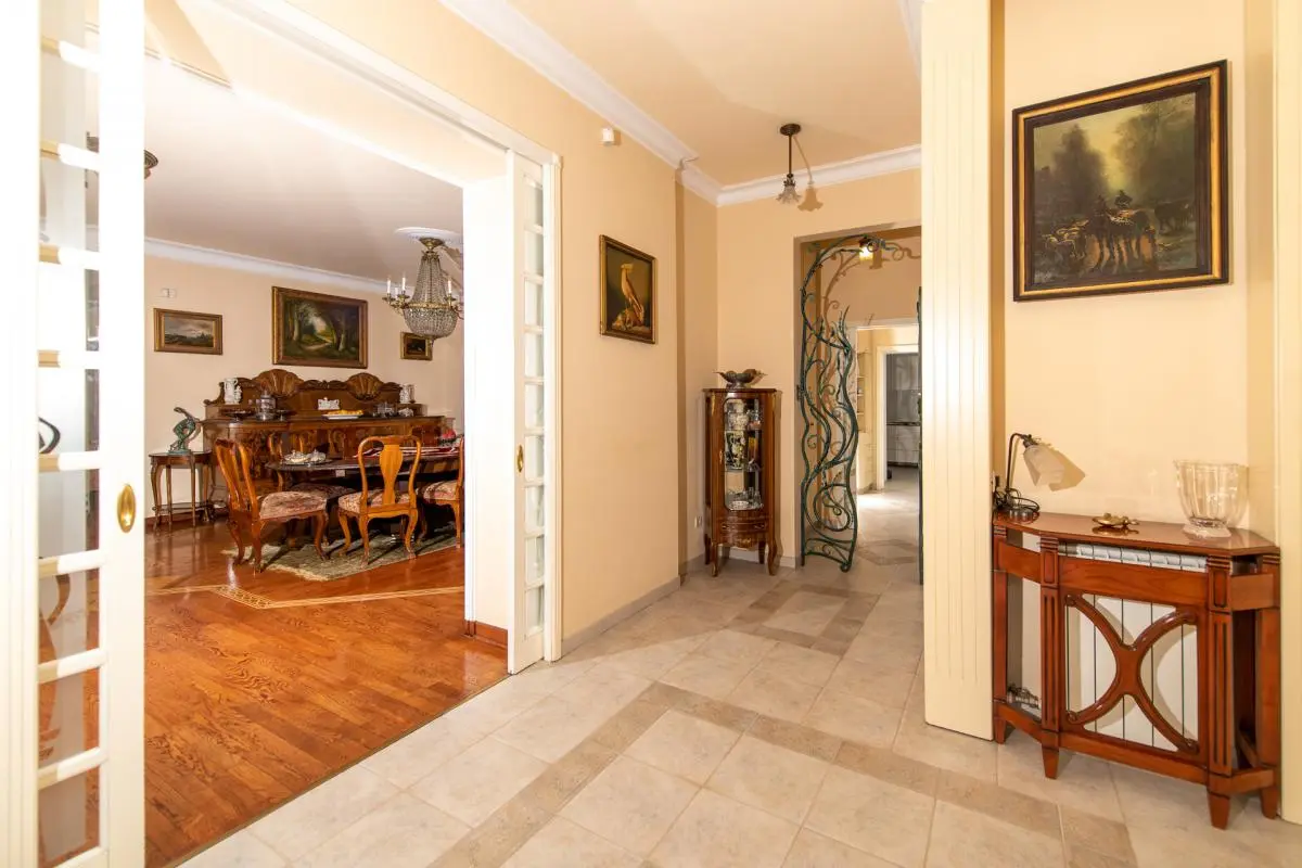 Family Villa in Dedinje