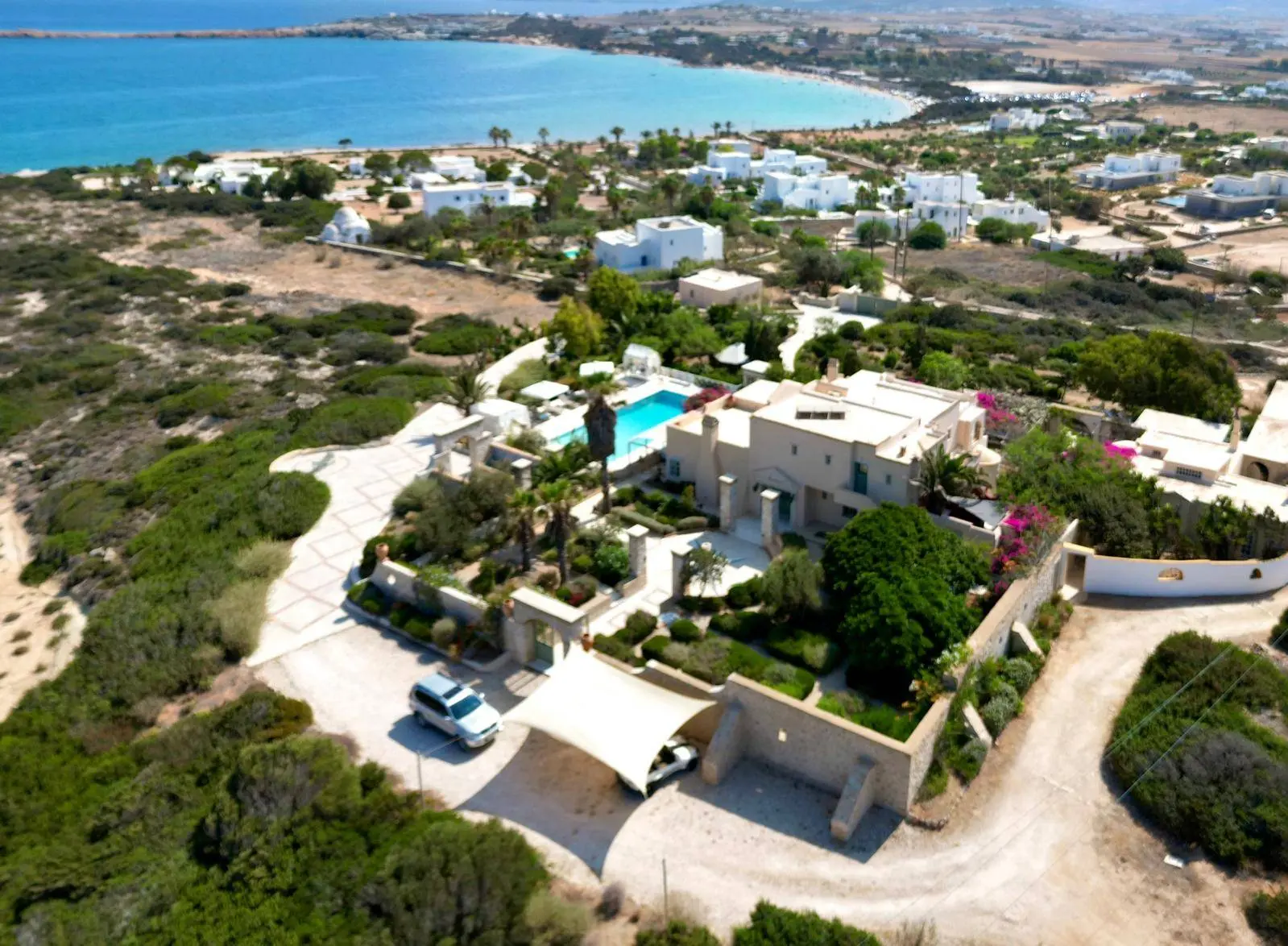 Exclusive beachfront villa in Santa Maria, Paros