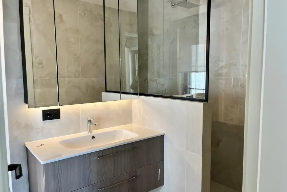 Modern Villa with a Swimming Pool in Avala