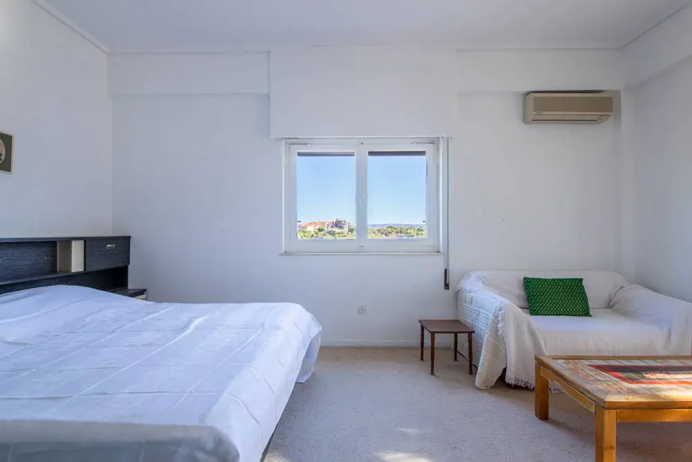 Vintage villa with sea view and large plot in Sounio