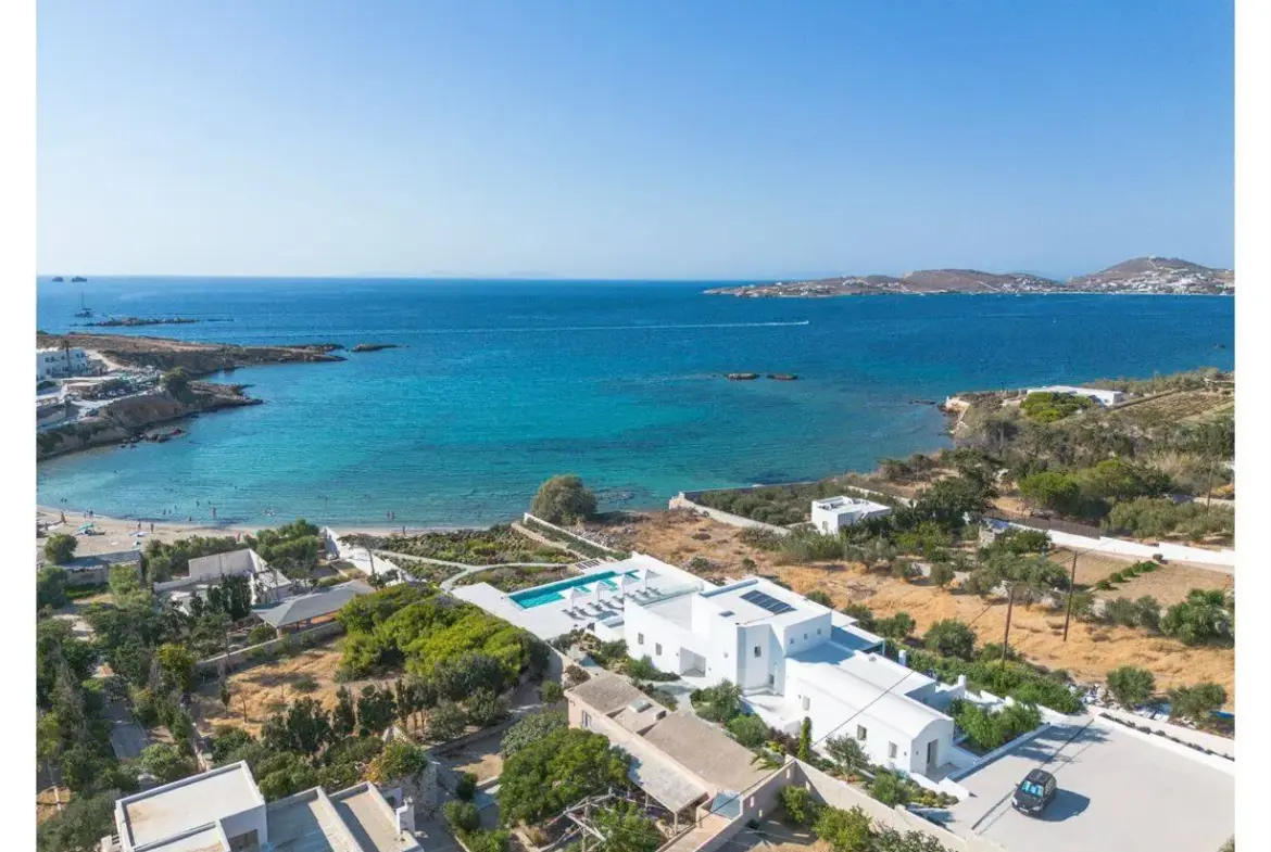 Exceptional seafront villa with direct beach access in Paros