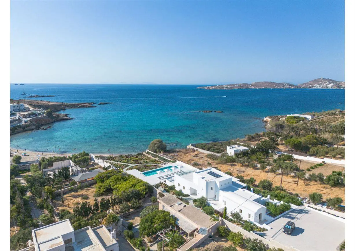 Exceptional seafront villa with direct beach access in Paros