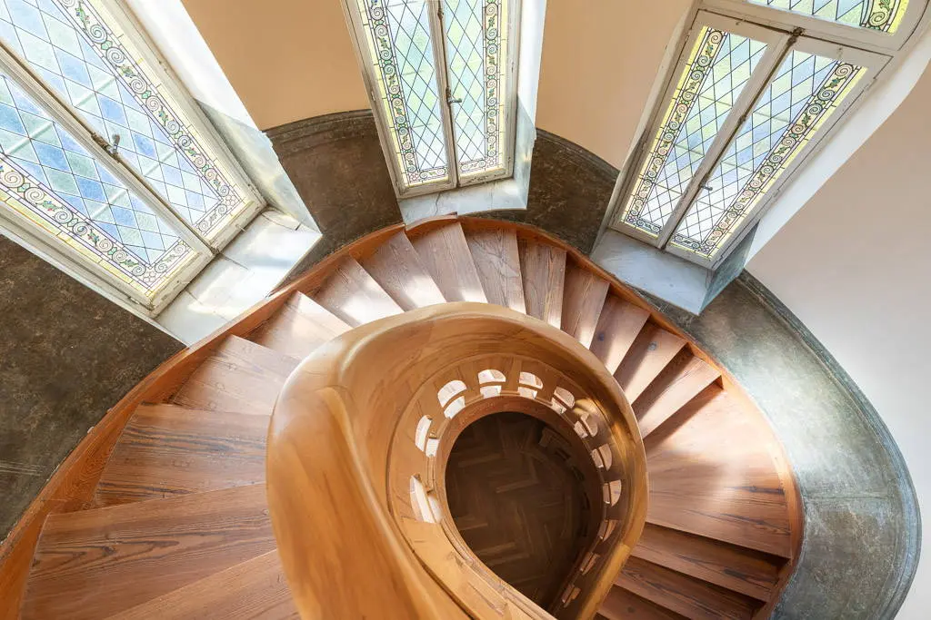 Timeless 1,070 sq.m. mansion