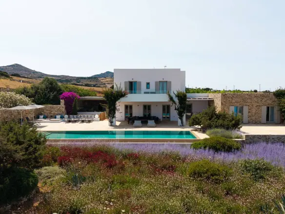 Exclusive Mediterranean estate in Antiparos with panoramic views