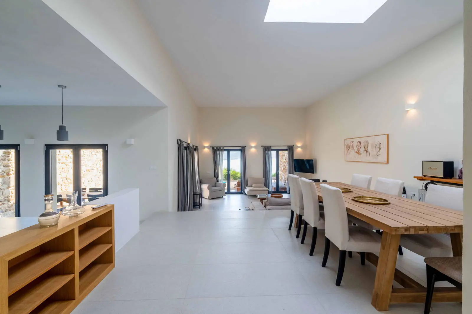 Antiparos exclusive villa with 5 private suites