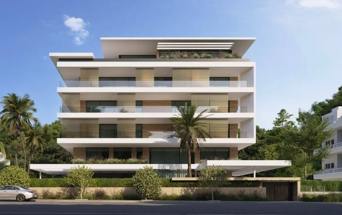 Luxury 3 apartment building with pools and sea view