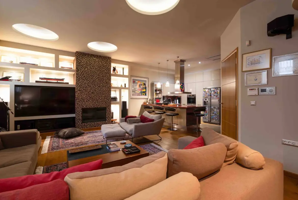 Prestigious 4-storey detached house