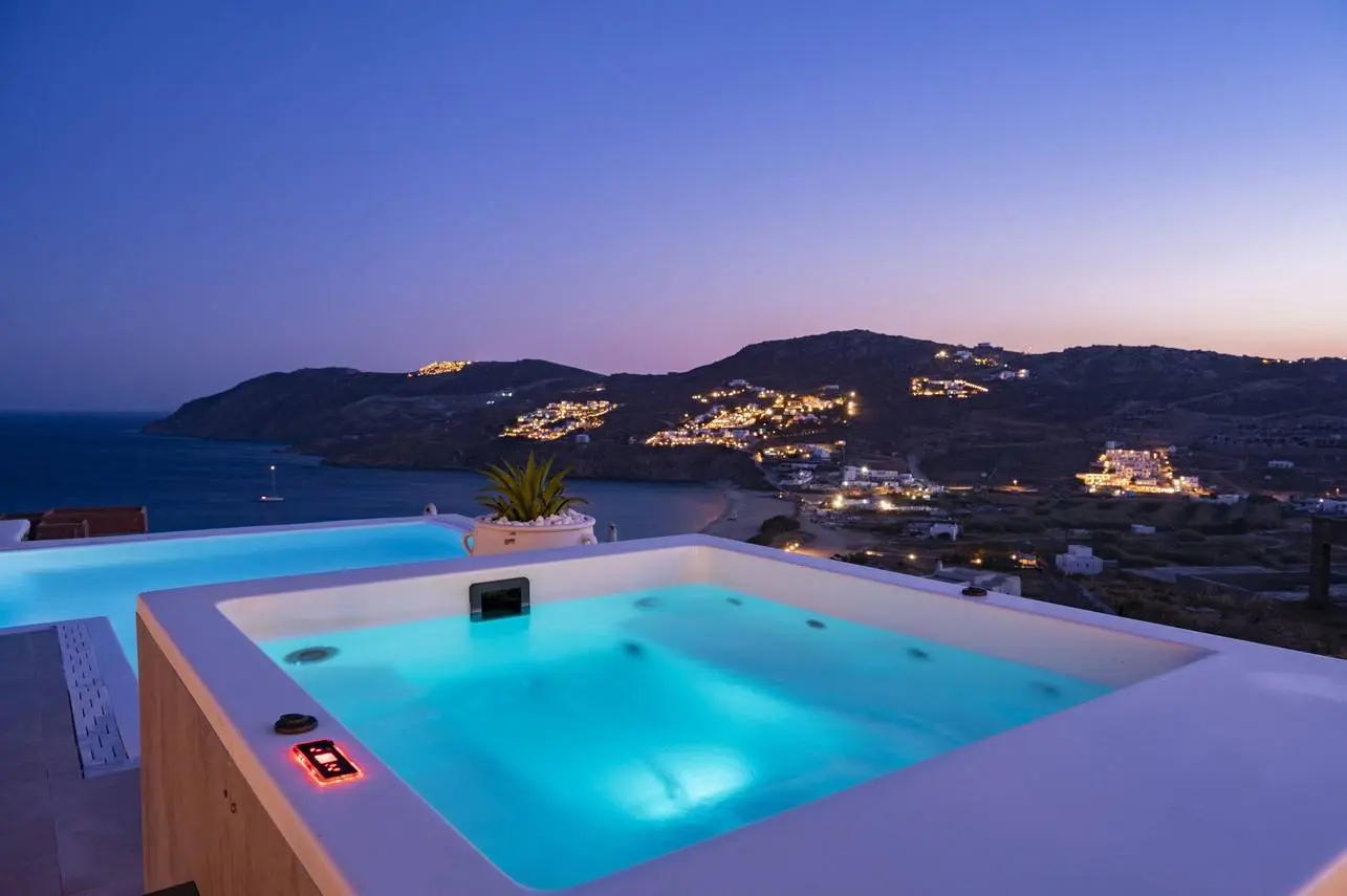 Luxurious villa overlooking the Aegean Sea, Mykonos