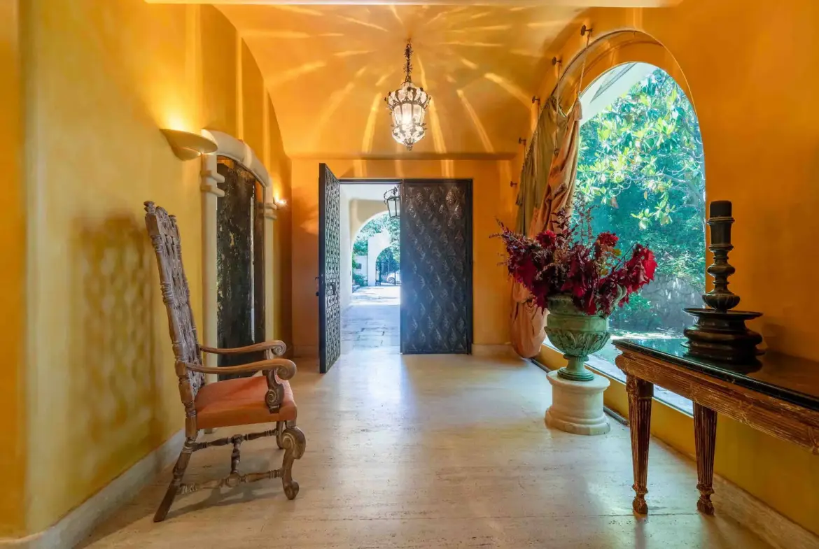 Elegant and timeless villa in Ekali