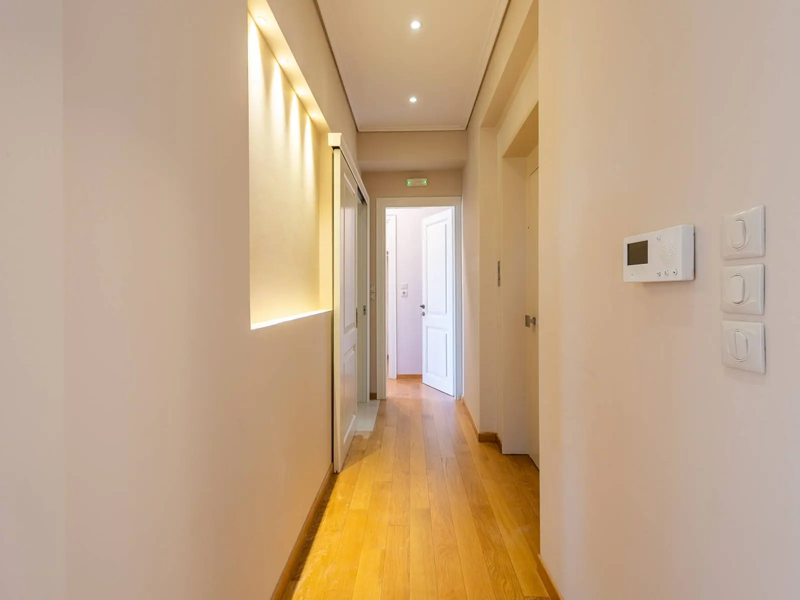 Luxurious 450 sq.m. detached house with a private pool in Agia Marina