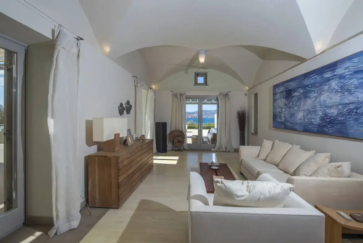 Venus:Beachfront Mansion with Vineyard and Pool in Paros