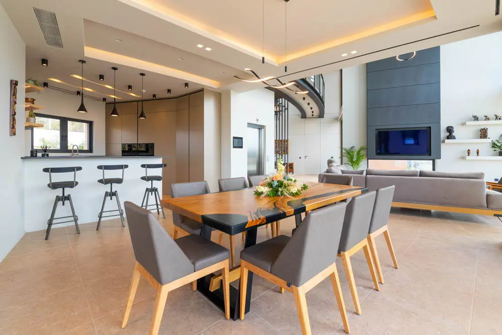 Ultra luxury contemporary villa with infinity views